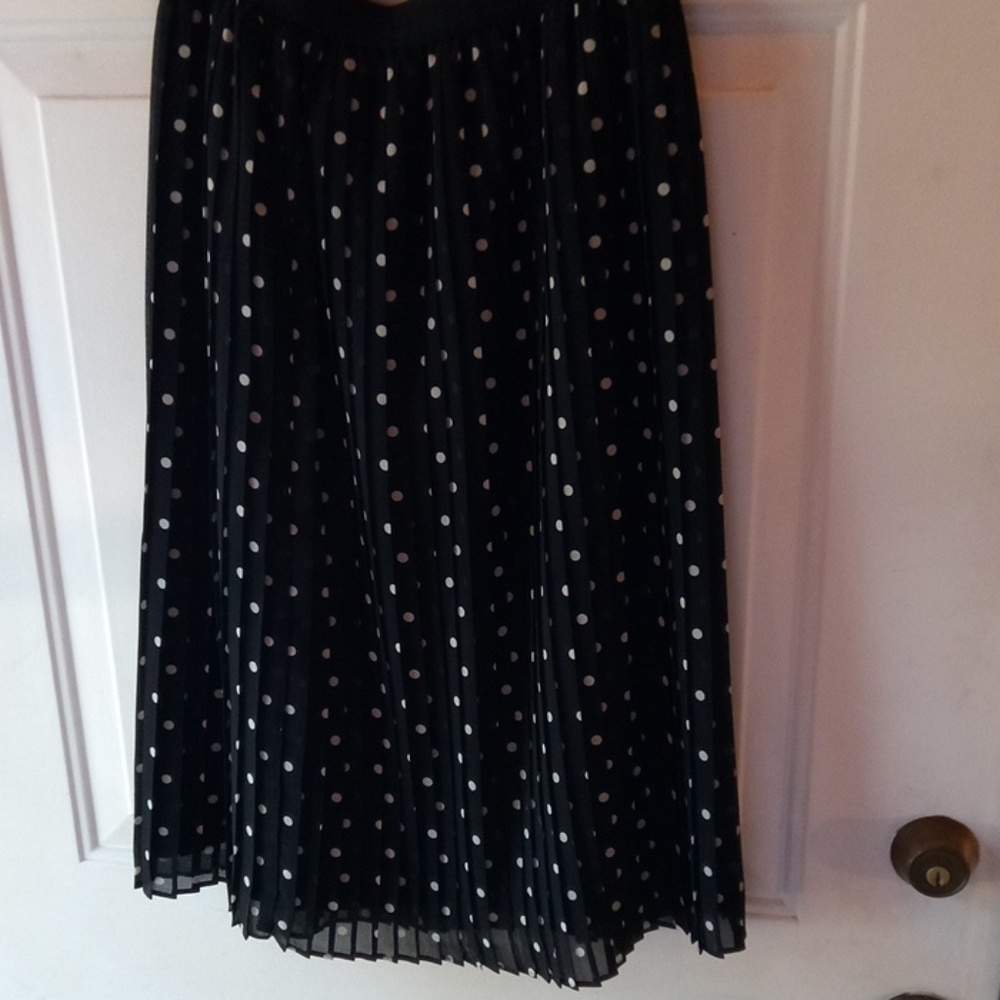 Skirt - Picture 2 of 2